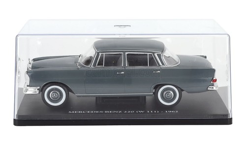 Edicola mercedes benz - 1/24,